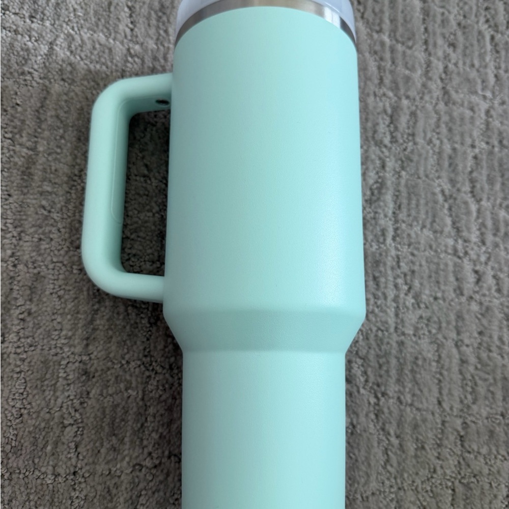 Stanley Mint Green 40oz Quencher - Picture 4 of 7